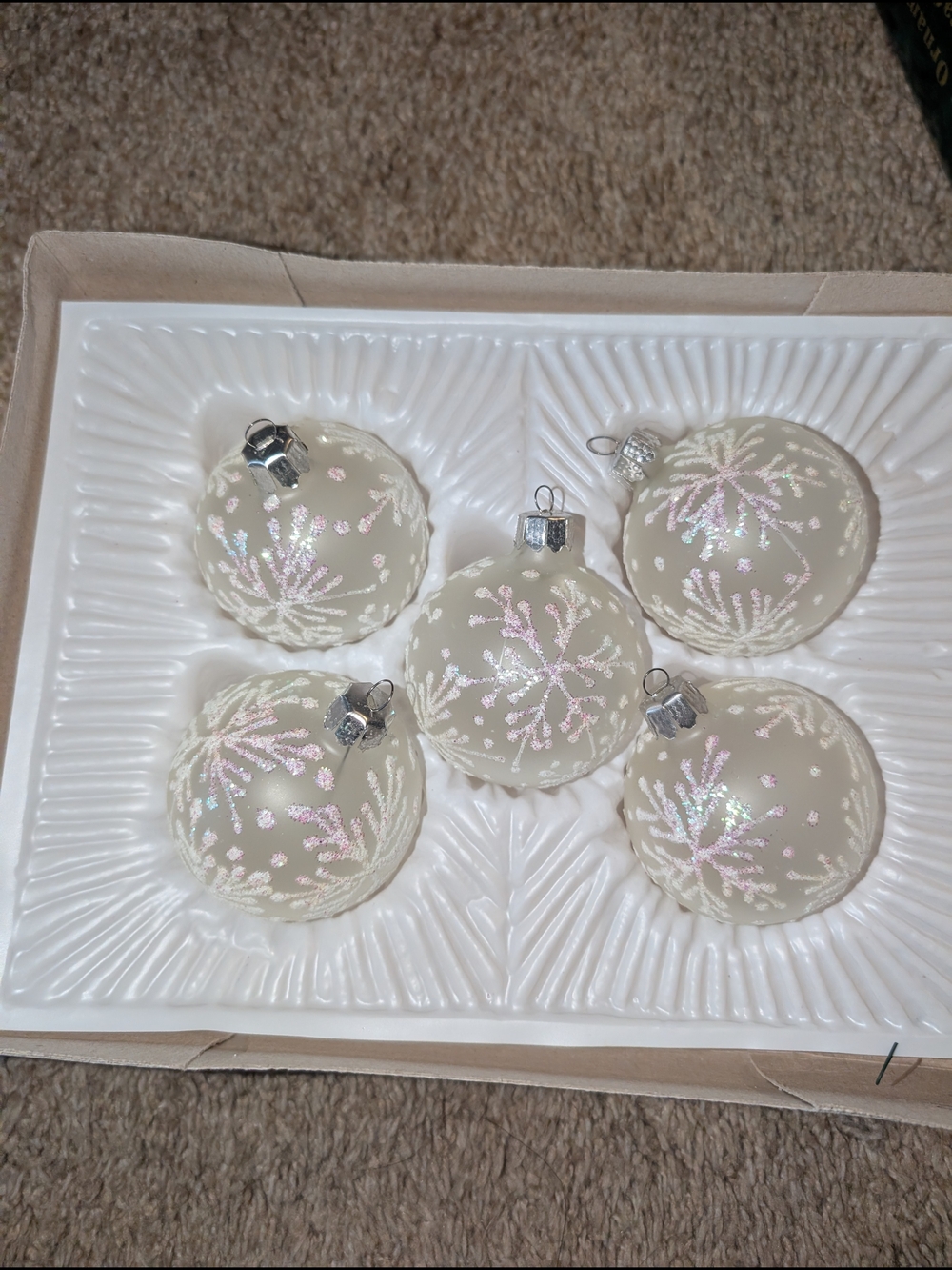 VTG Commodore Christmas Classics Glass Ornaments Set of 5 White Snowflake